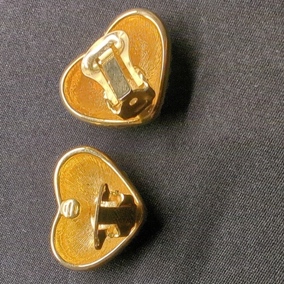 Carolee Vintage Pave Crystal Heart Clip-on Earrings - Picture 3 of 5